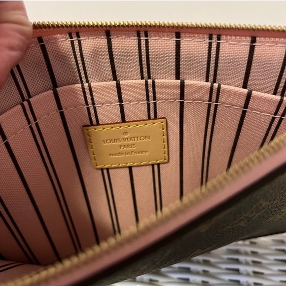 SOLD Louis Vuitton Monogram Neverfull MM Rose Ballerine & matching MM Pochette - Picture 15 of 16